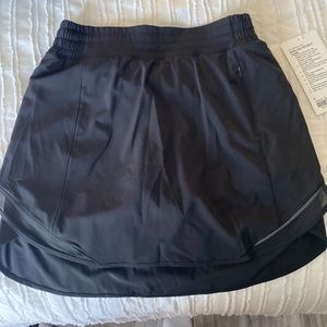 New with tags lululemon Hotty Hot Skirt